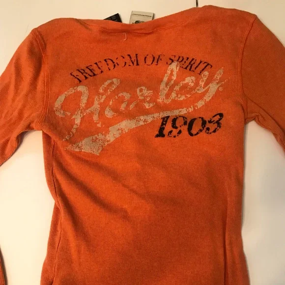 Harley Davidson long sleeve ribbed shirt, gently used in great condition - Picture 3 of 4